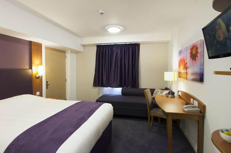 Premier Inn ברנלי מראה חיצוני תמונה